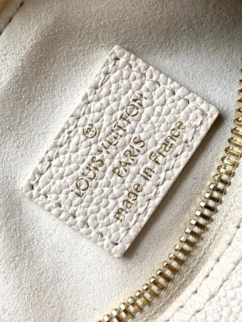 Louis Vuitton Speedy Bags UrbanChic 41860