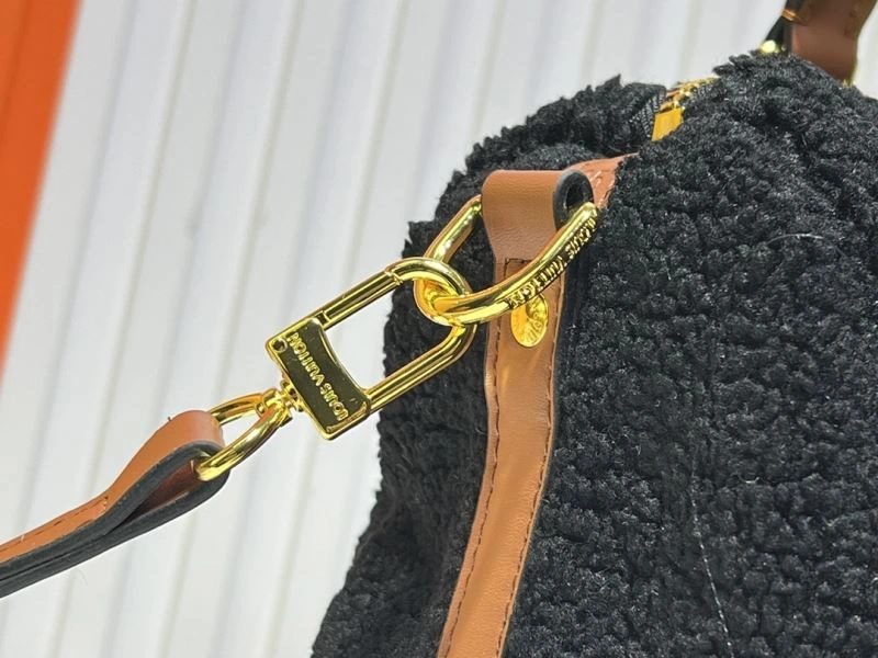 Minimalist Louis Vuitton Speedy Bags 80089