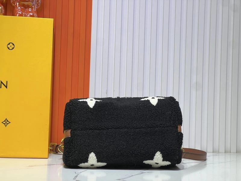 Minimalist Louis Vuitton Speedy Bags 80089