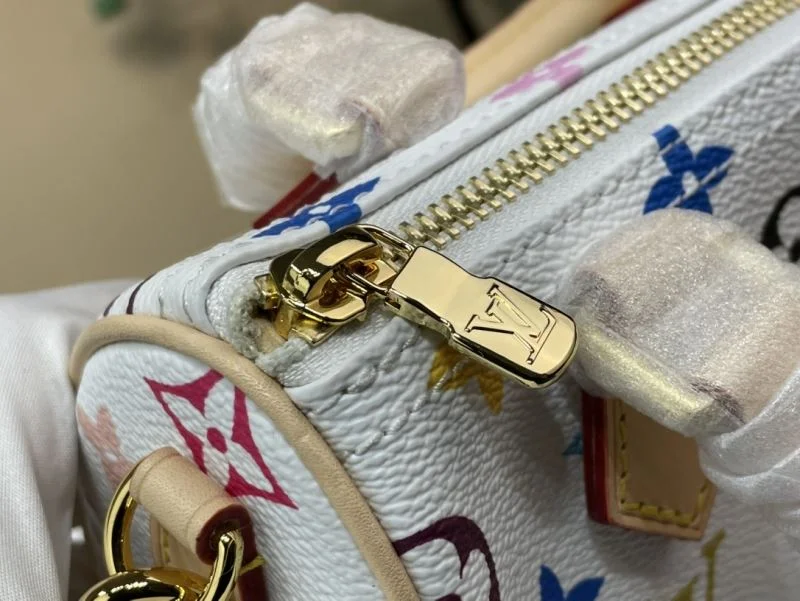Minimalist Louis Vuitton Speedy Bags 40444