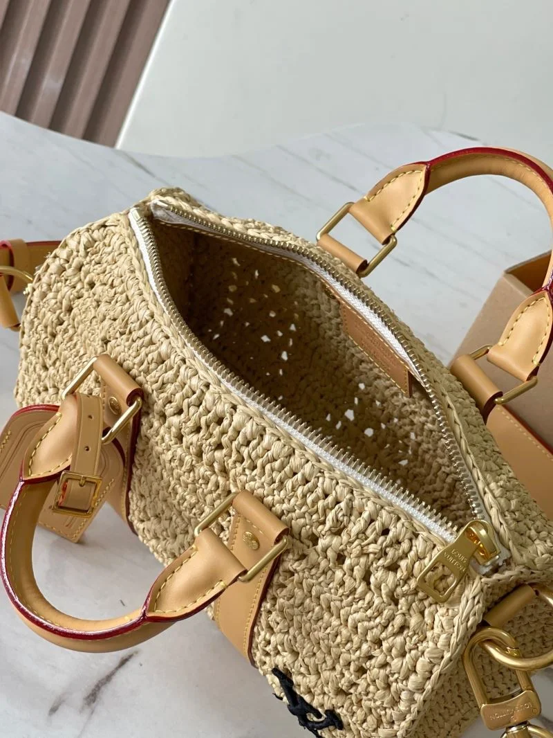 Timeless Louis Vuitton Speedy Bags 39403