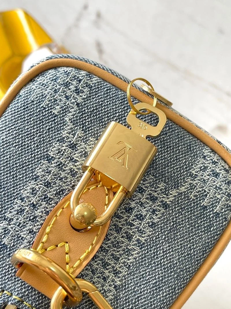 SmoothTexture Louis Vuitton Speedy Bags 39400
