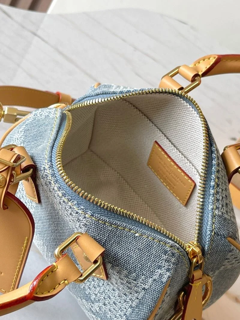SmoothTexture Louis Vuitton Speedy Bags 39400