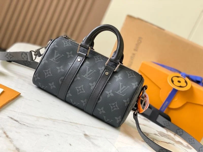 Flexible Louis Vuitton Speedy Bags 39394