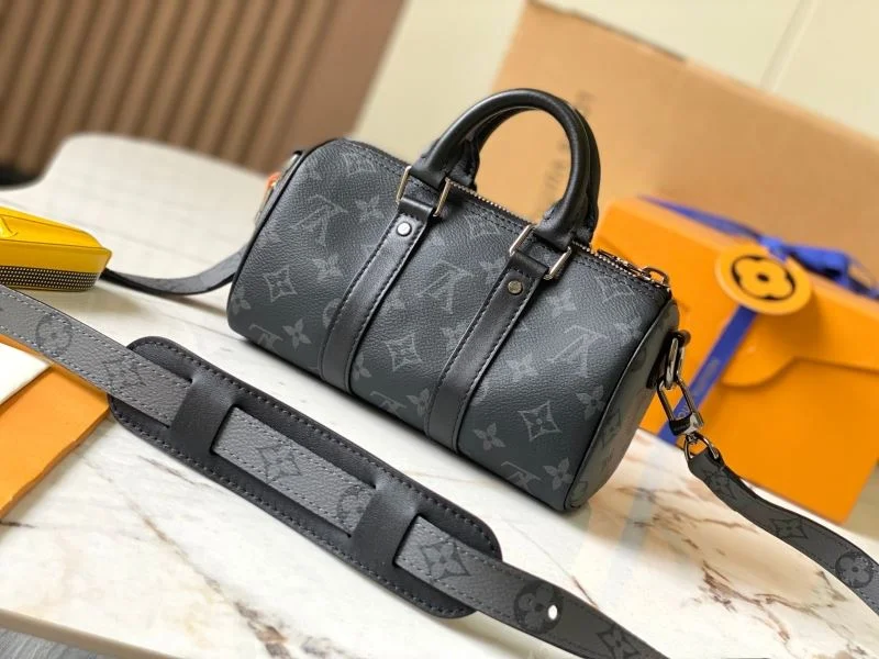 Flexible Louis Vuitton Speedy Bags 39394