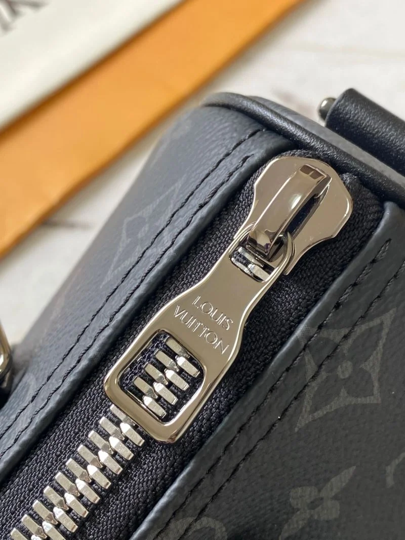 Flexible Louis Vuitton Speedy Bags 39394