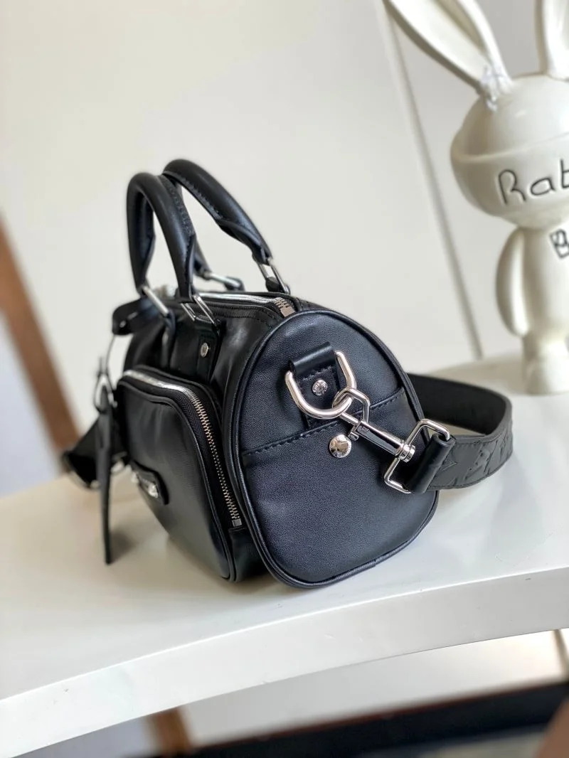 Flexible Louis Vuitton Speedy Bags 39125