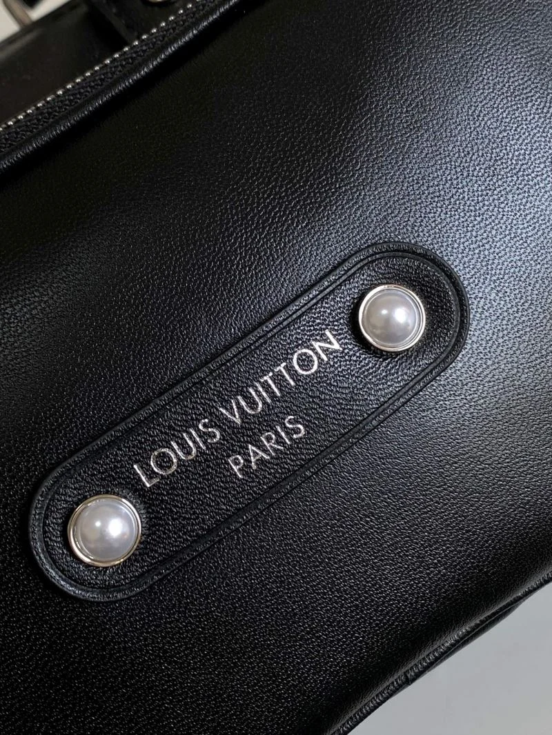 Flexible Louis Vuitton Speedy Bags 39125