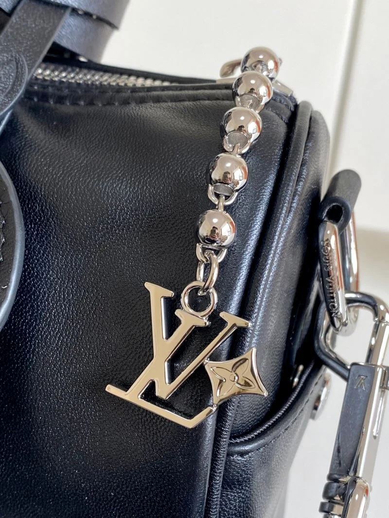Flexible Louis Vuitton Speedy Bags 39125