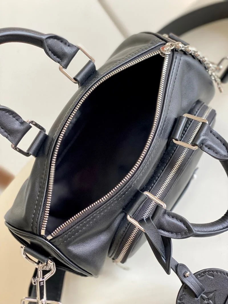 Flexible Louis Vuitton Speedy Bags 39125