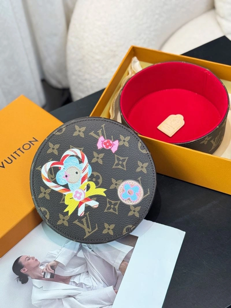 Refined Louis Vuitton Storage Boxes 274707