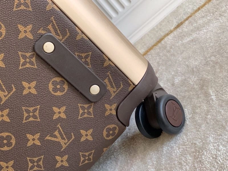 Sleek Louis Vuitton Suitcase 65633
