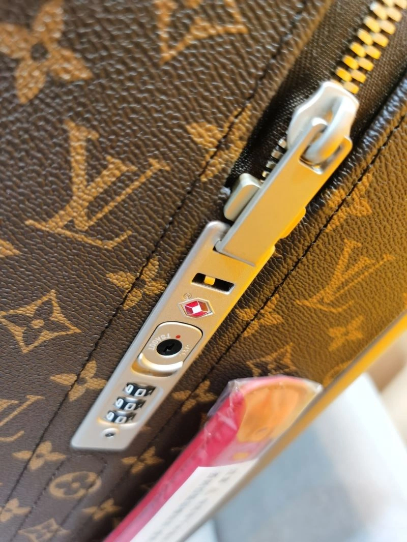 Fashionable Louis Vuitton Suitcase 65601