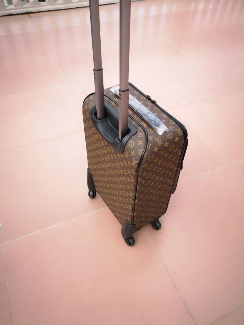 Louis Vuitton Suitcase FashionForward 65682