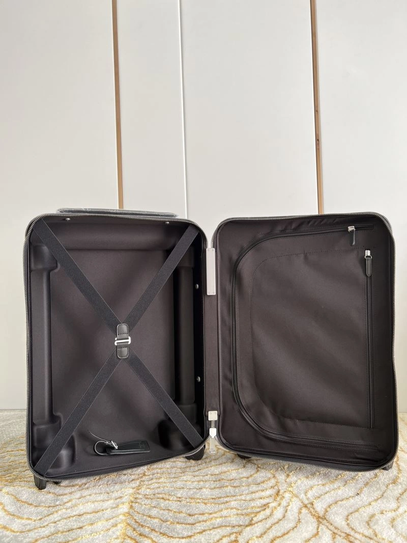 Stretchable Louis Vuitton Suitcase 65577