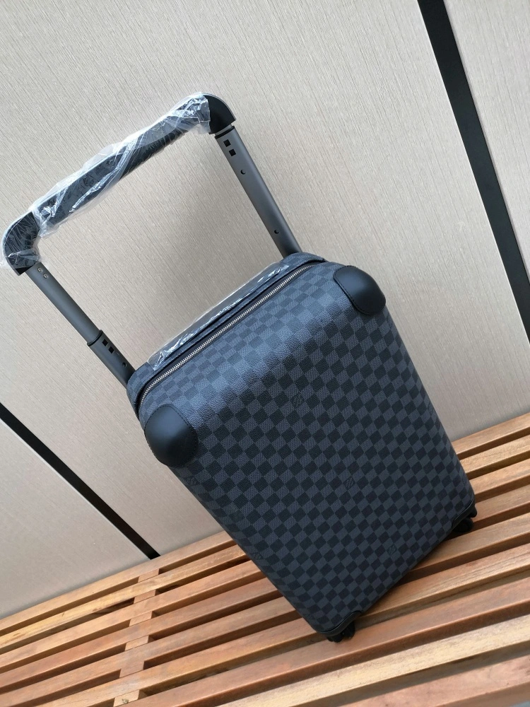 Fashionable Louis Vuitton Suitcase 65606