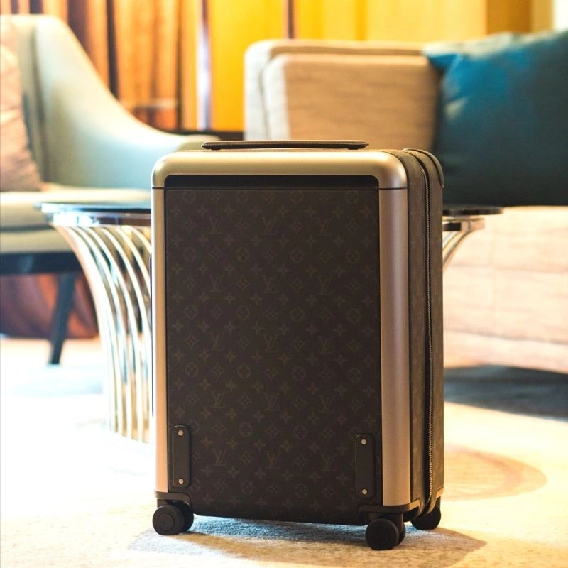 Minimalist Louis Vuitton Suitcase 65536