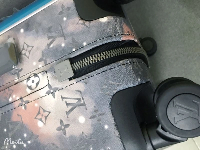 Functional Louis Vuitton Suitcase 65512