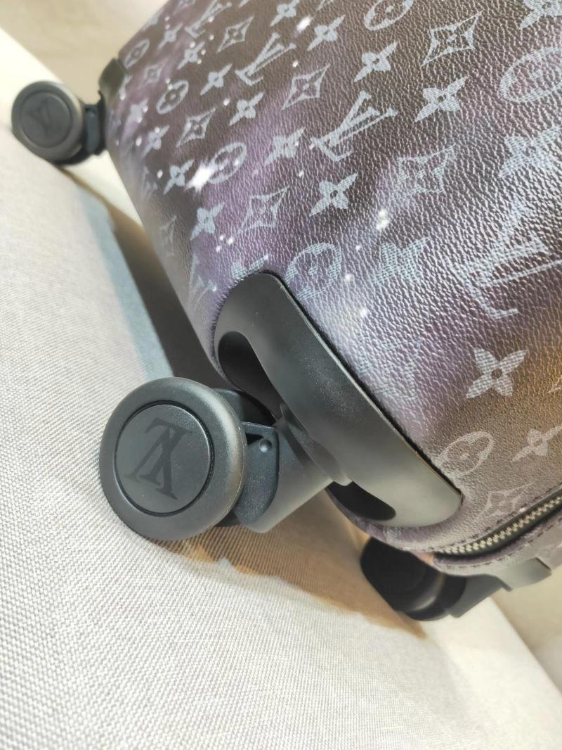 Louis Vuitton Suitcase ModernLook 65585