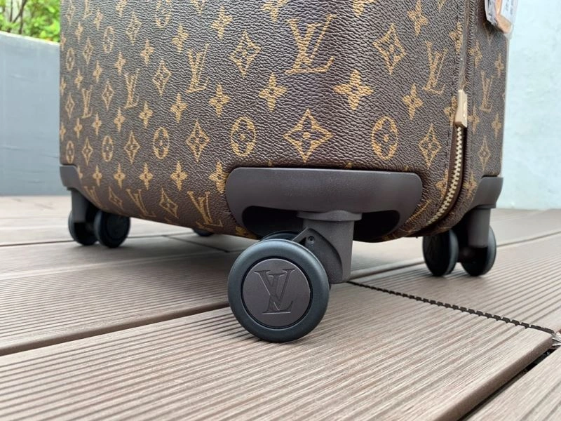 Comfortable Louis Vuitton Suitcase 65548