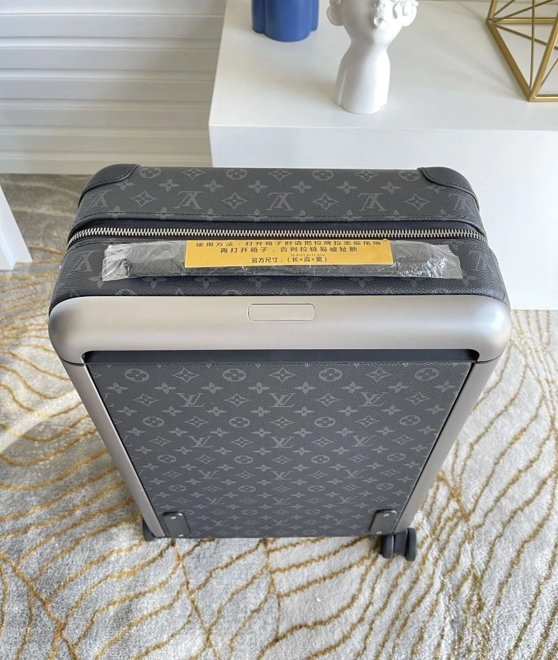 Lightweight Louis Vuitton Suitcase 65487