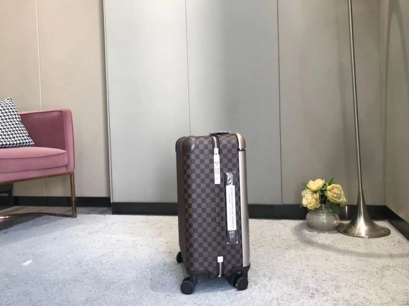 Versatile Louis Vuitton Suitcase 65511