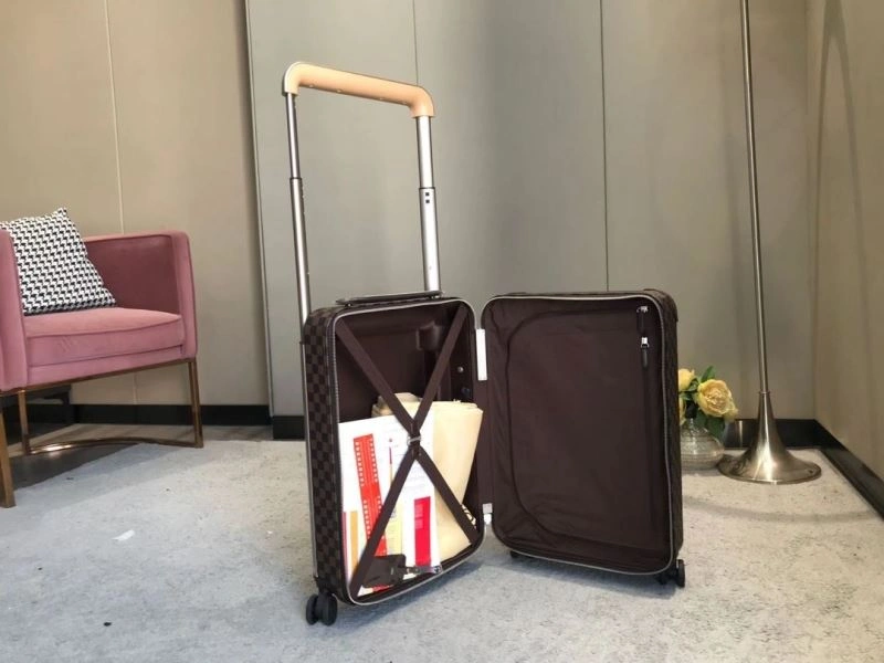 Versatile Louis Vuitton Suitcase 65511