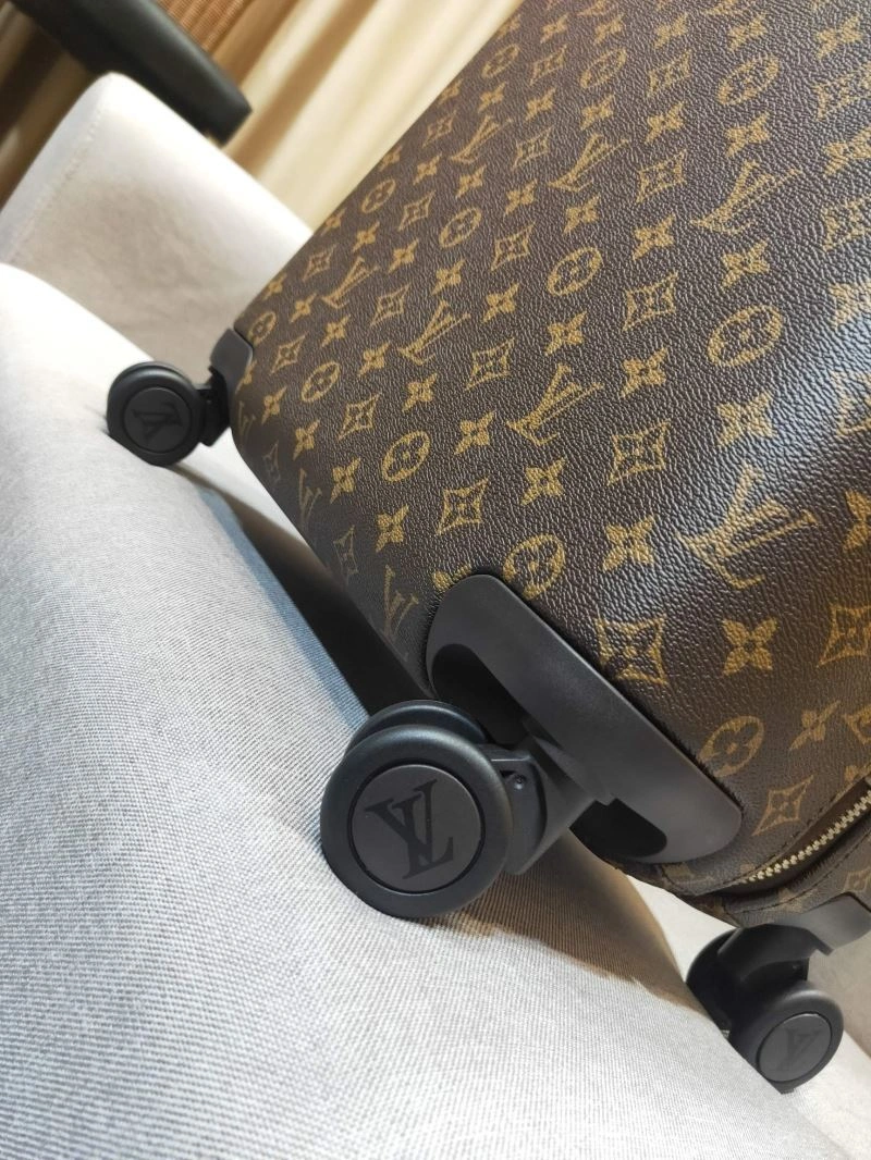 Durable Louis Vuitton Suitcase 65446