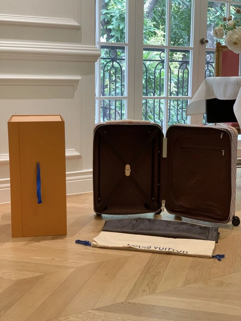 Compact Louis Vuitton Suitcase 65449