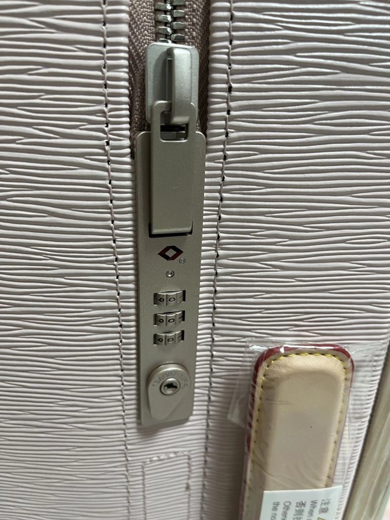 Premium Louis Vuitton Suitcase 65425