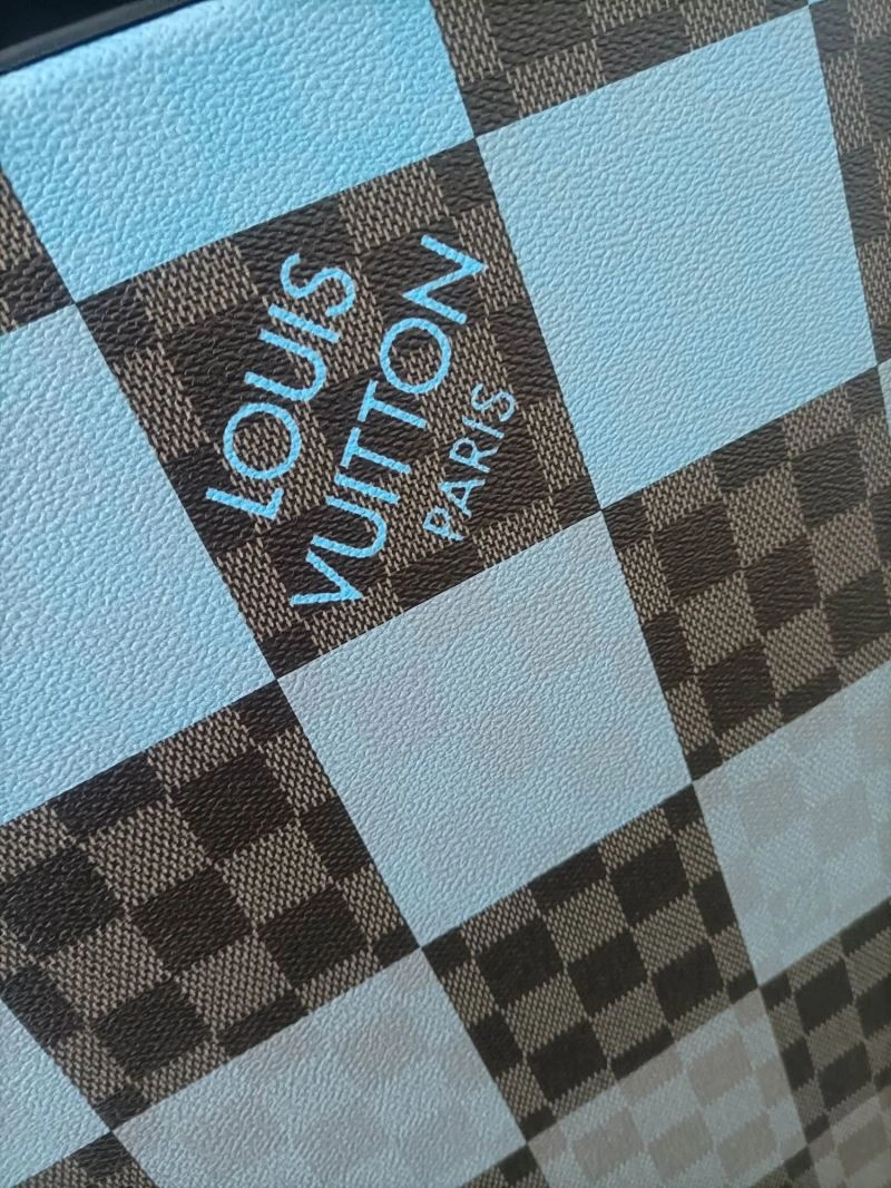 RelaxedFit Louis Vuitton Suitcase 65413