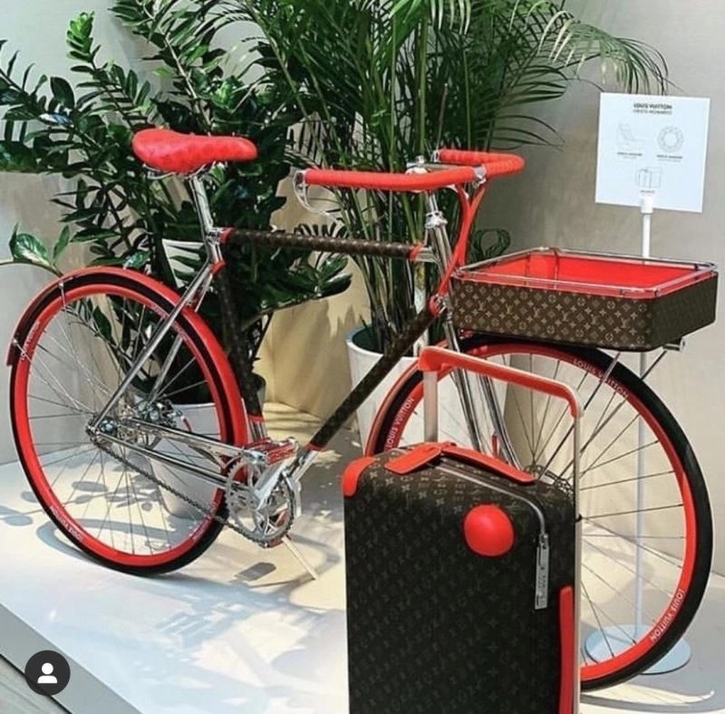 Vibrant Louis Vuitton Suitcase 65399