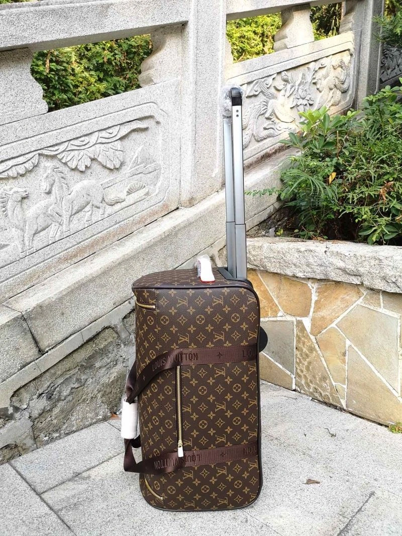 Elegant Louis Vuitton Suitcase 65400