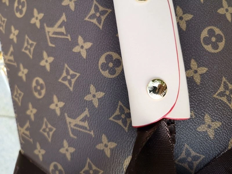 Elegant Louis Vuitton Suitcase 65400