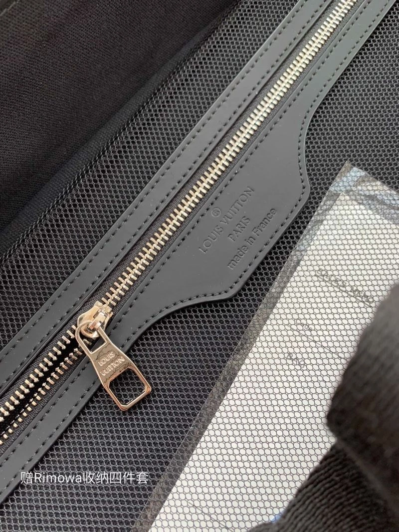 UrbanChic Louis Vuitton Suitcase 65522