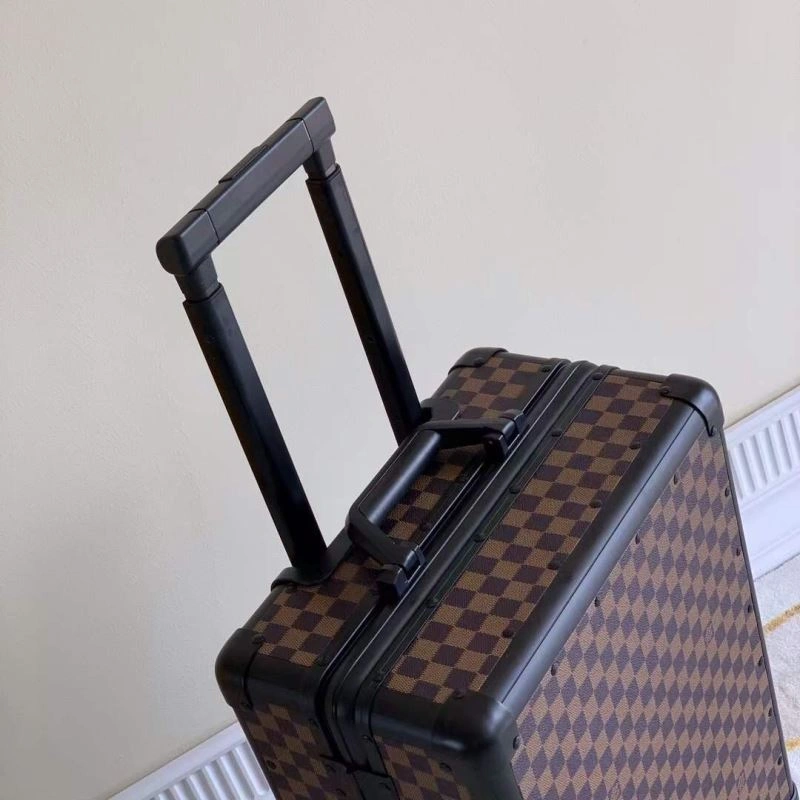 Flexible Louis Vuitton Suitcase 71462