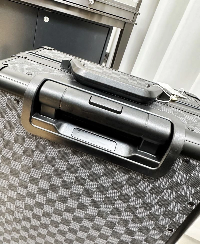 Sophisticated Louis Vuitton Suitcase 71465