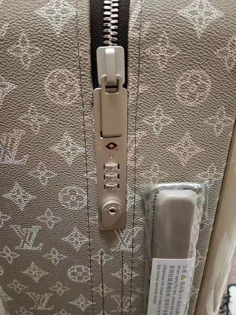 WrinkleFree Louis Vuitton Suitcase 71457