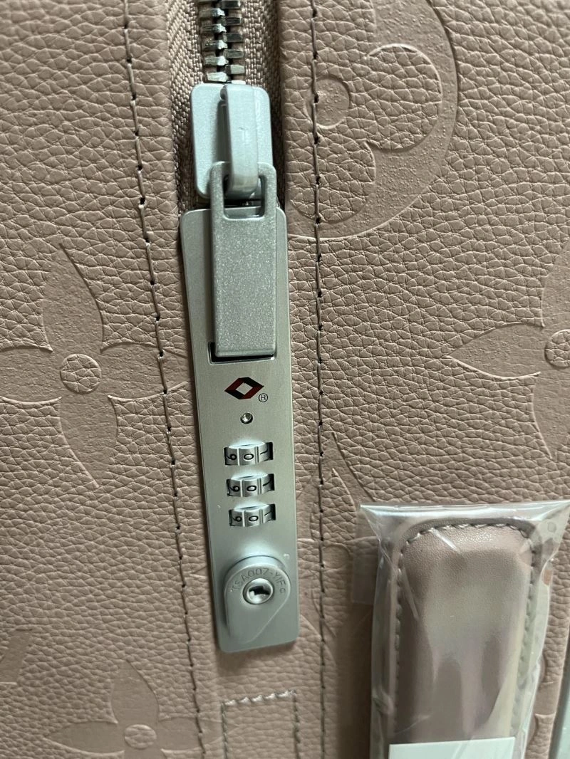 Louis Vuitton Suitcase Bold 71449