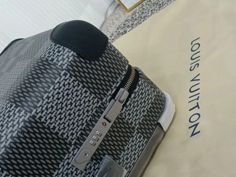Trendsetting Louis Vuitton Suitcase 71484
