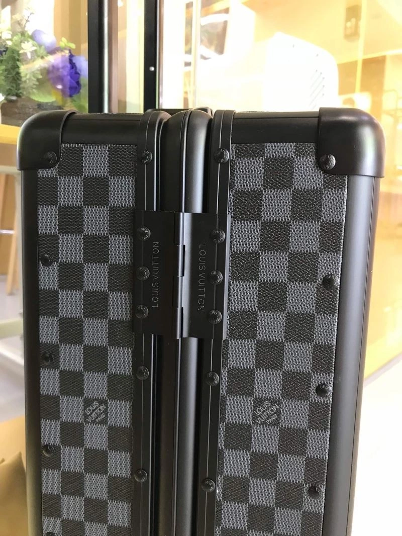 Louis Vuitton Suitcase EyeCatching 71435