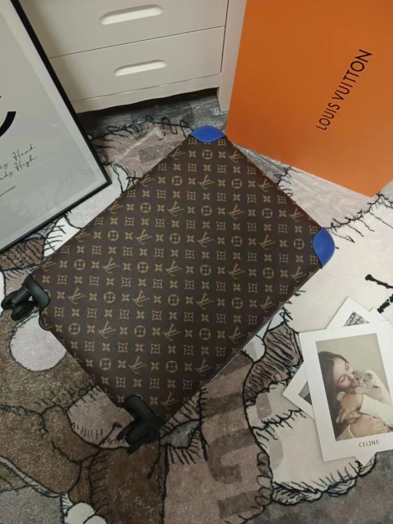 Versatile Louis Vuitton Suitcase 71468