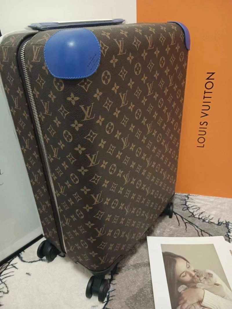 Versatile Louis Vuitton Suitcase 71468