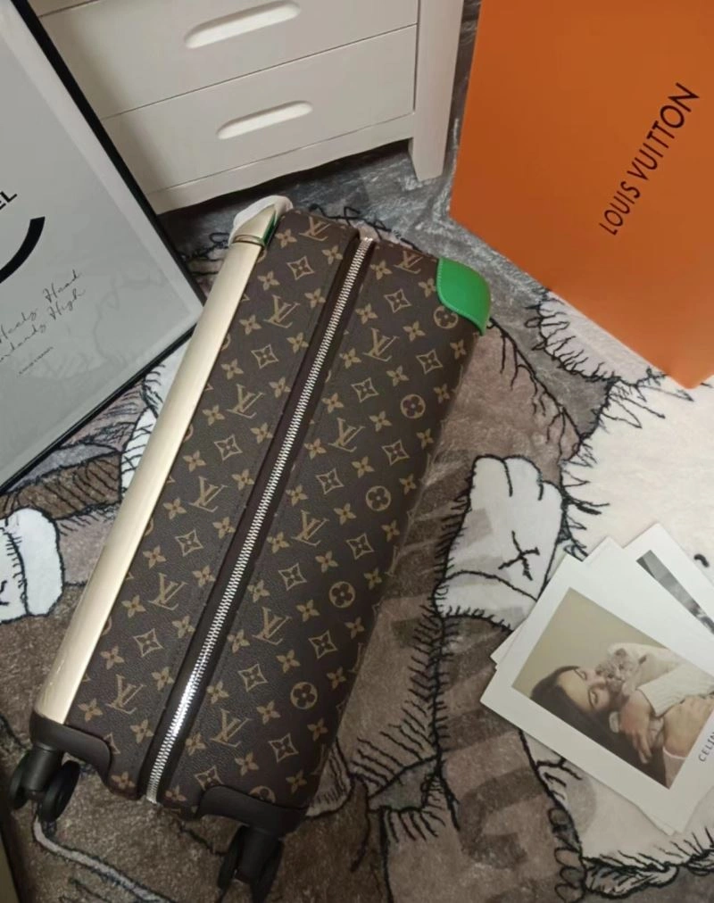 ComfortFit Louis Vuitton Suitcase 71458
