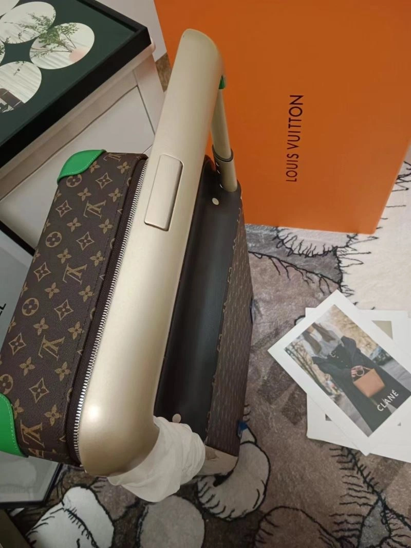 ComfortFit Louis Vuitton Suitcase 71458