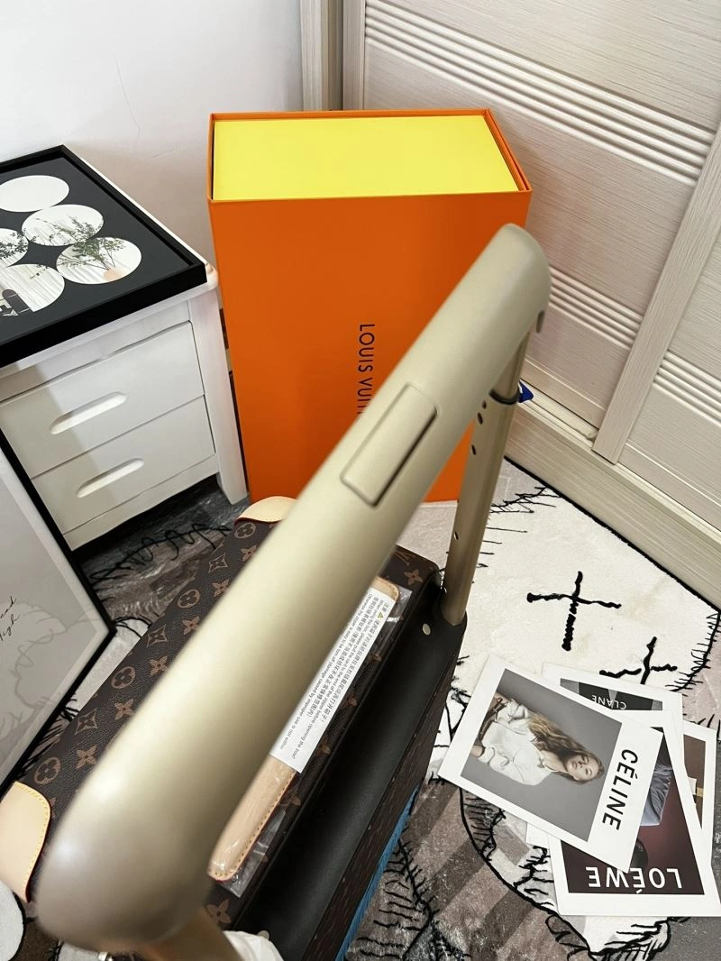 FlexibleFit Louis Vuitton Suitcase 71414
