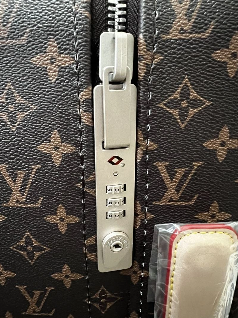 FlexibleFit Louis Vuitton Suitcase 71414