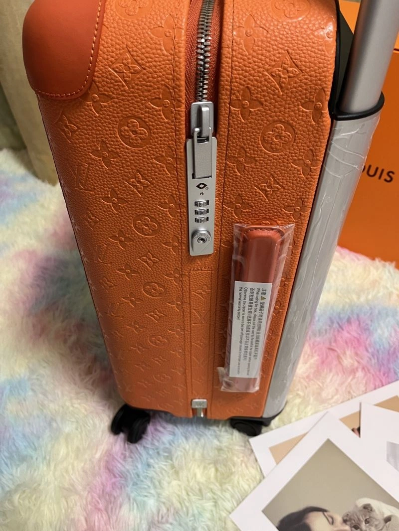 Unisex Louis Vuitton Suitcase 71404