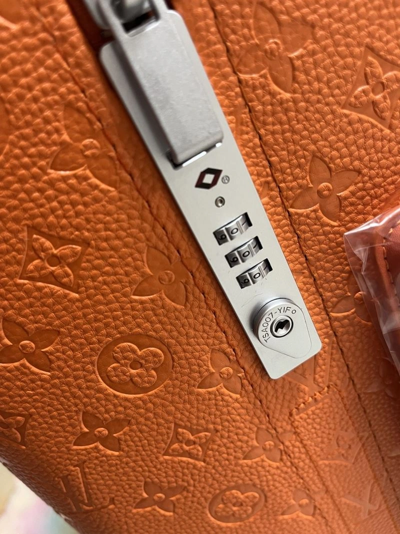 Unisex Louis Vuitton Suitcase 71404