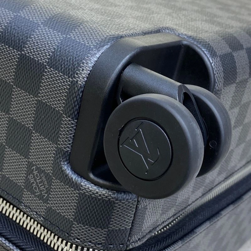 OdorResistant Louis Vuitton Suitcase 65317